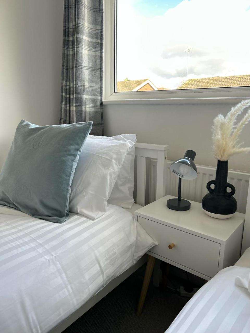 Stylish 3 Bed House Holiday home Hitchin